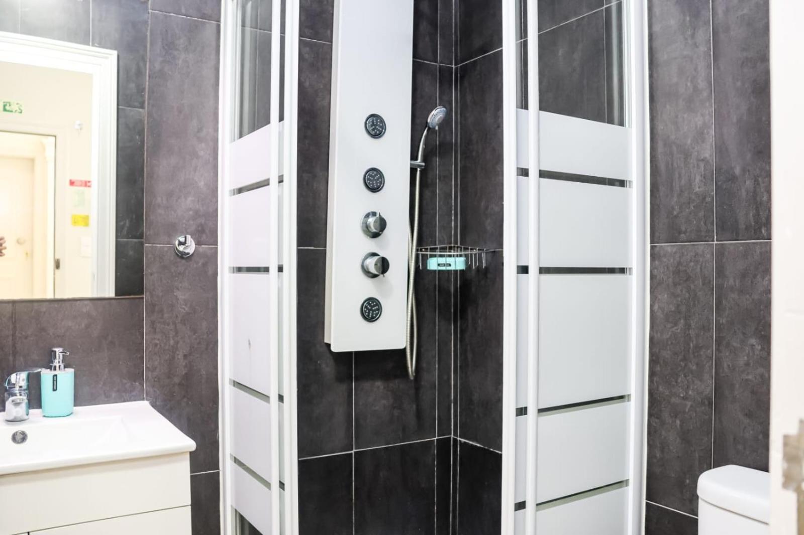 Residencia Queiros - Apartamento T1 Lisbon Luaran gambar